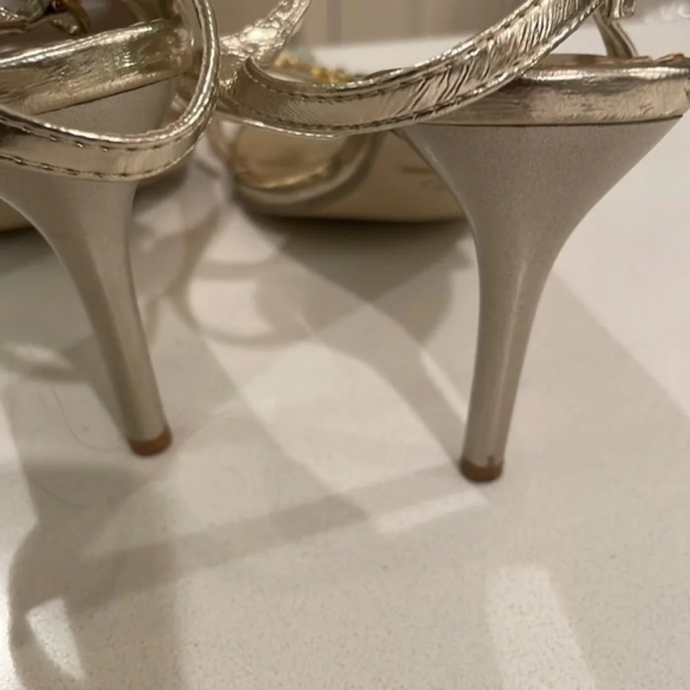 Sweetie's Shoe Collection gold crystal embellished party pump sandals size 7